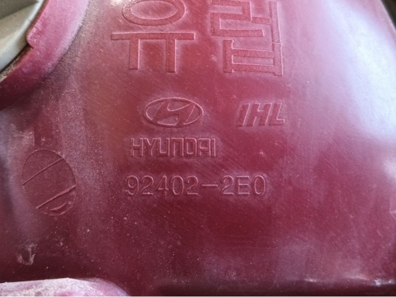 Recambio de piloto trasero derecho para hyundai tucson (jm) 2.0 crdi referencia OEM IAM  924022E0 