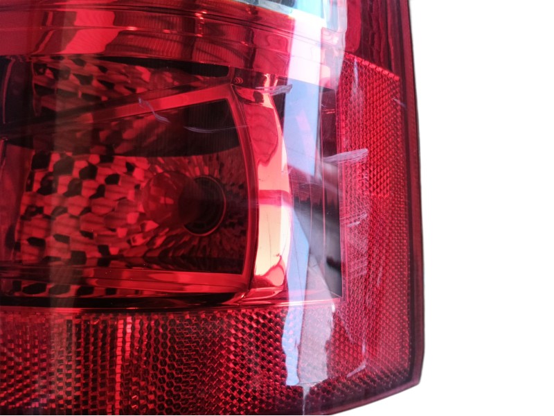 Recambio de piloto trasero derecho para hyundai tucson (jm) 2.0 crdi referencia OEM IAM  924022E0 