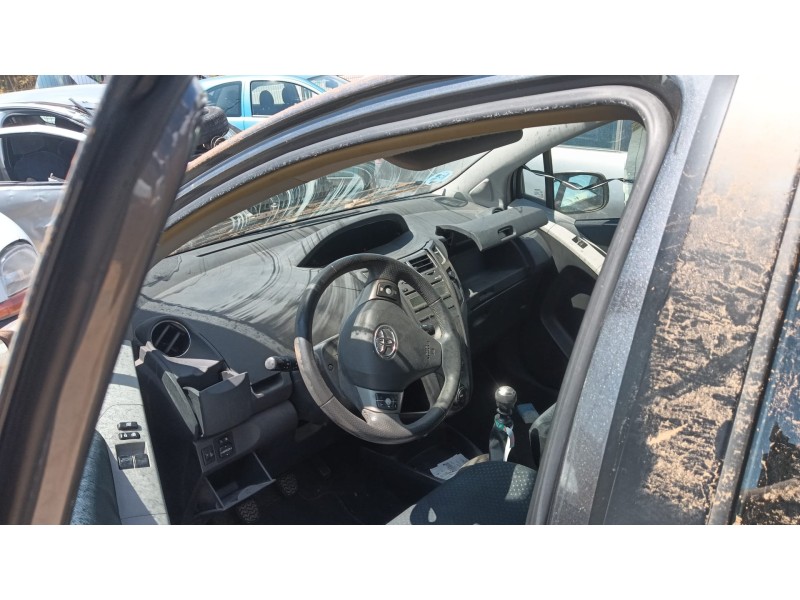 toyota yaris (_p9_) del año 2010