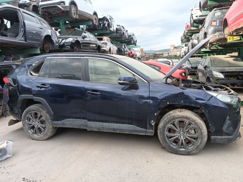 toyota rav 4 v (_a5_, _h5_) del año 2022