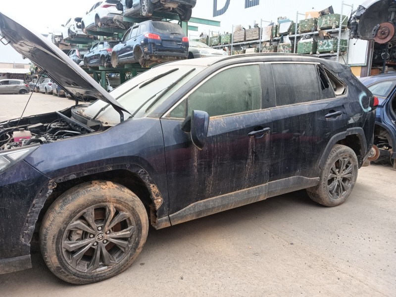 toyota rav 4 v (_a5_, _h5_) del año 2022