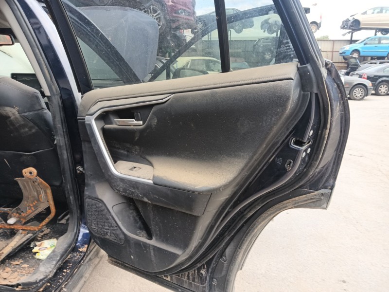 toyota rav 4 v (_a5_, _h5_) del año 2022