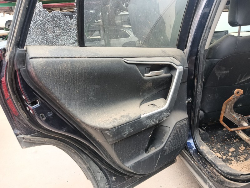 toyota rav 4 v (_a5_, _h5_) del año 2022