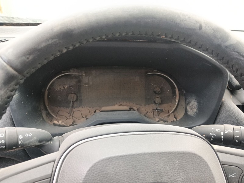 toyota rav 4 v (_a5_, _h5_) del año 2022