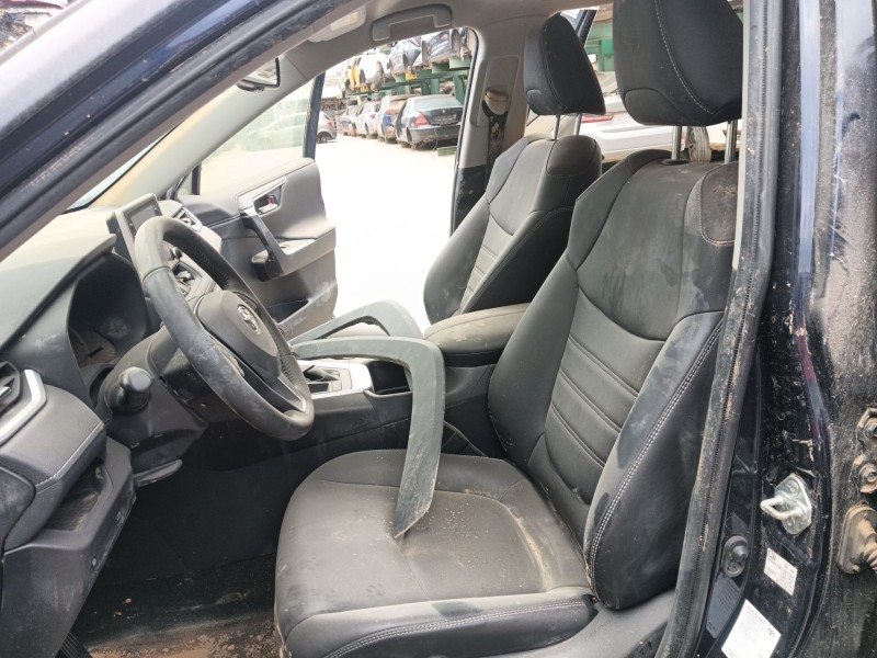 toyota rav 4 v (_a5_, _h5_) del año 2022