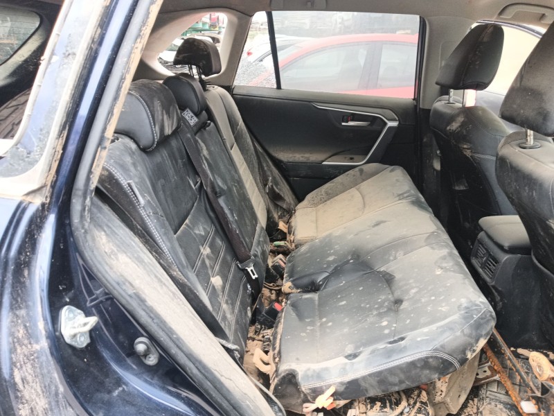 toyota rav 4 v (_a5_, _h5_) del año 2022