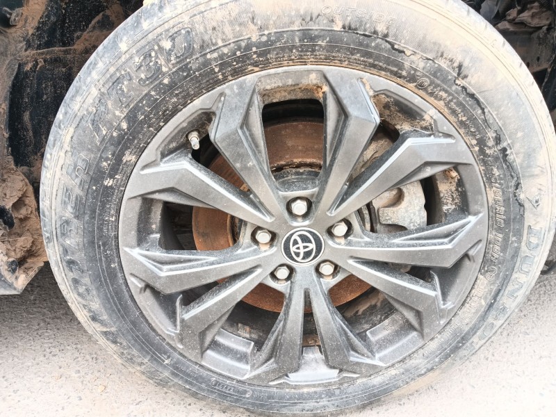 toyota rav 4 v (_a5_, _h5_) del año 2022