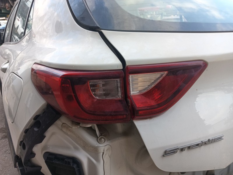 Recambio de piloto trasero izquierdo para kia stonic (yb) 1.2 cvvt referencia OEM IAM   