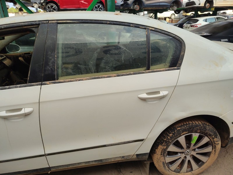 Recambio de puerta trasera izquierda para volkswagen passat b6 (3c2) 2.0 tdi referencia OEM IAM   