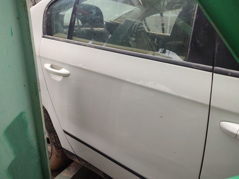 Recambio de puerta trasera derecha para volkswagen passat b6 (3c2) 2.0 tdi referencia OEM IAM   