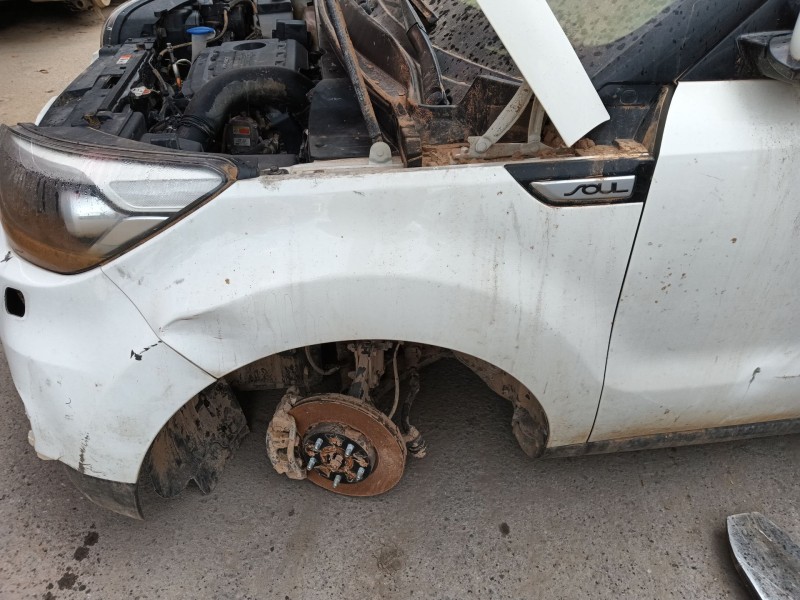 Recambio de aleta delantera izquierda para kia soul ii (ps) 1.6 crdi 136 referencia OEM IAM   