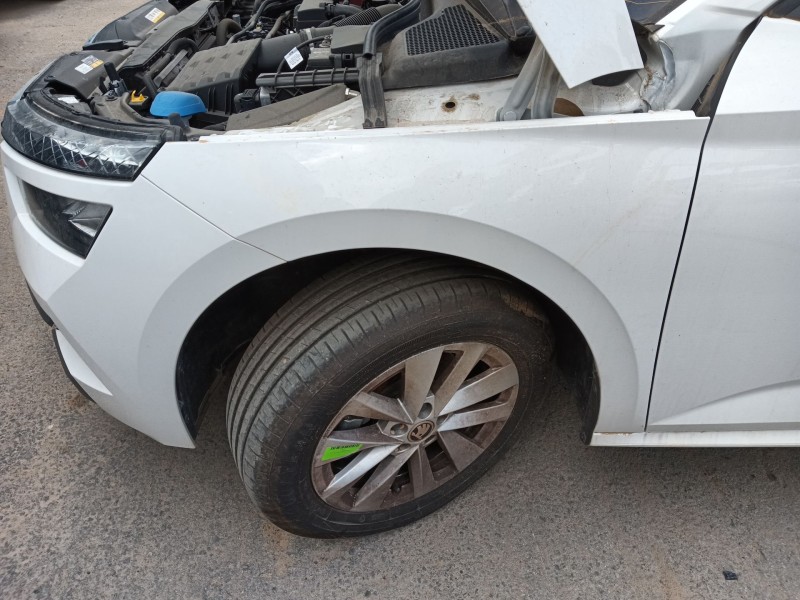 Recambio de aleta delantera izquierda para skoda kamiq (nw4) 1.0 tsi referencia OEM IAM   