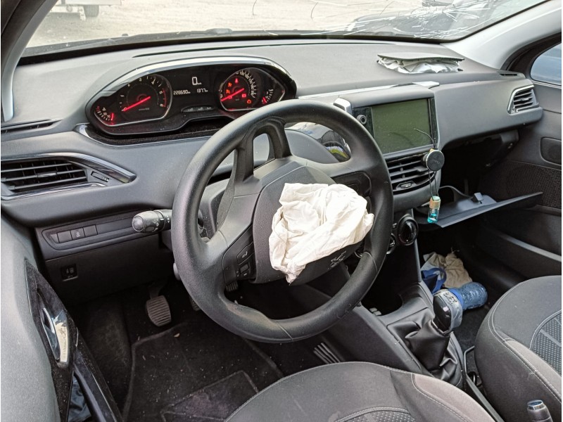 peugeot 208 i (ca_, cc_) del año 2013