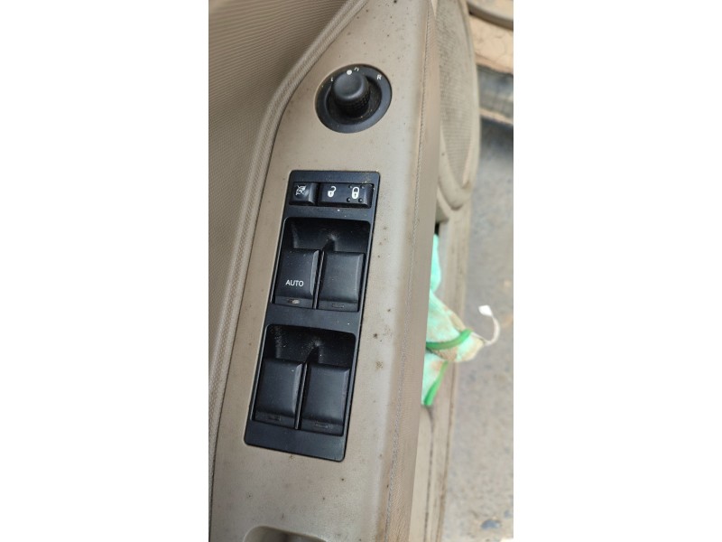 Recambio de mando elevalunas delantero izquierdo para dodge caliber 2.0 crd referencia OEM IAM   