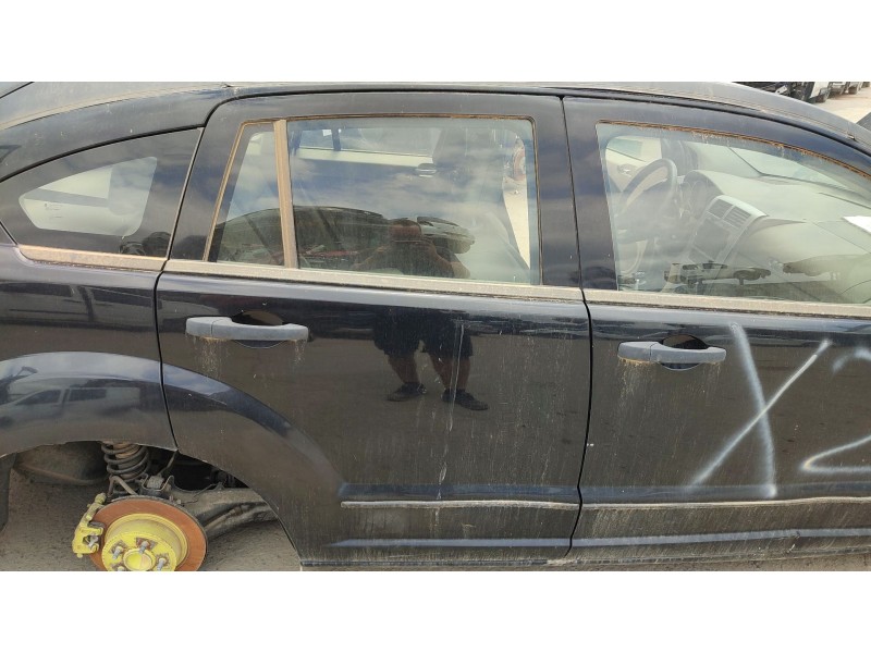 Recambio de puerta trasera derecha para dodge caliber 2.0 crd referencia OEM IAM   