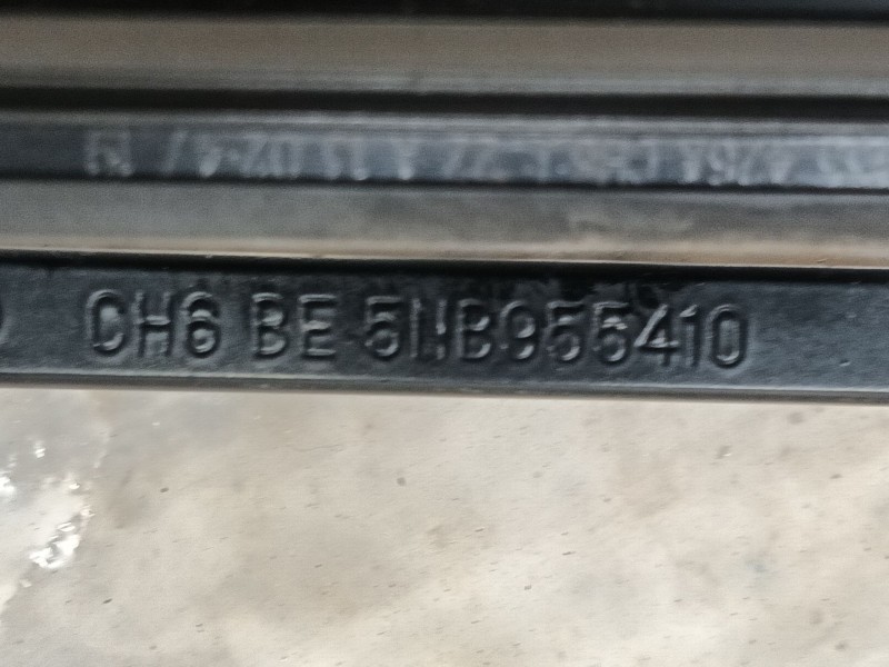 Recambio de brazo limpia delantero derecho para seat tarraco (kn2) 2.0 tdi referencia OEM IAM 5NB955410  