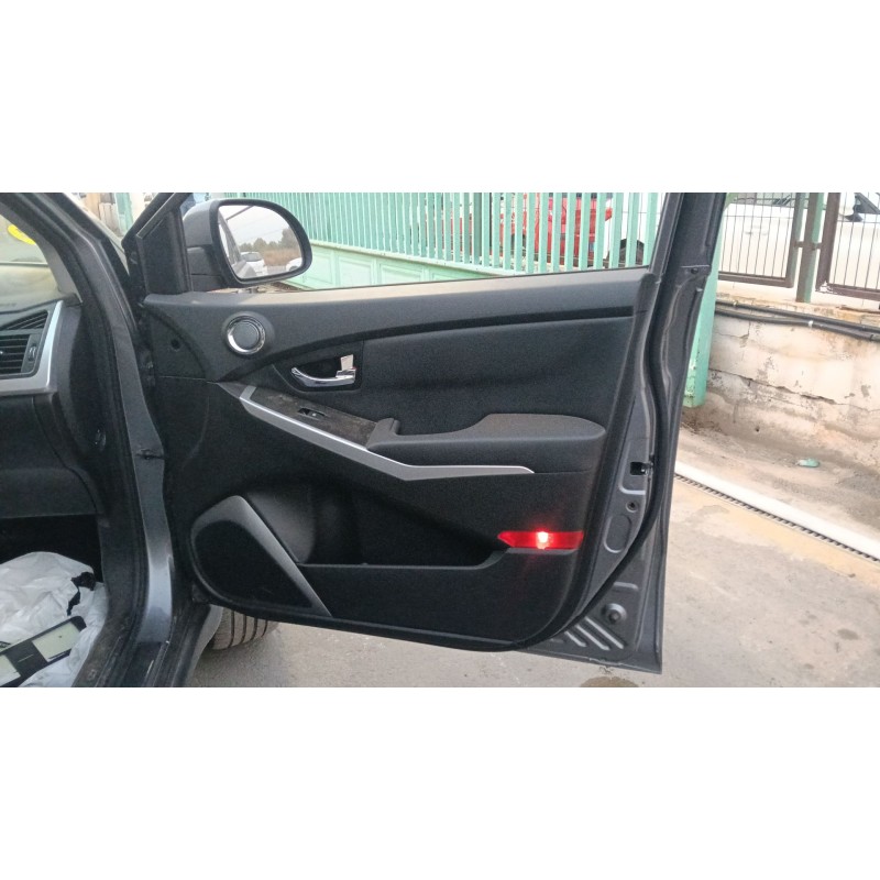 Recambio de guarnecido puerta delantera derecha para ssangyong korando (ck) 2.0 e-xdi referencia OEM IAM   