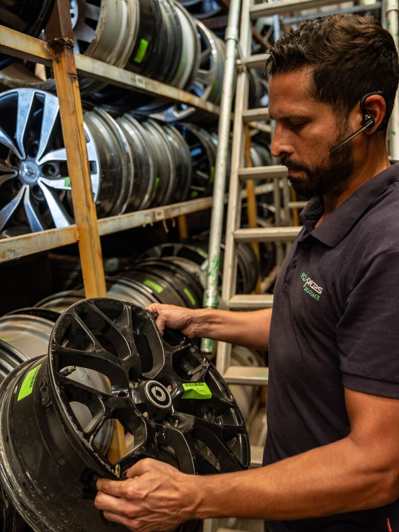 Clasificación de recambios en las instalaciones de Eco-Piezas