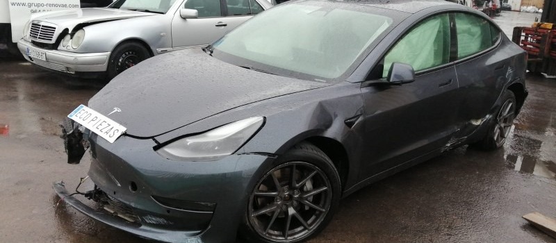 Ventajas y Desventajas de Comprar Piezas de Desguace para Coches Eléctricos: Guía para un Reciclaje Sostenible