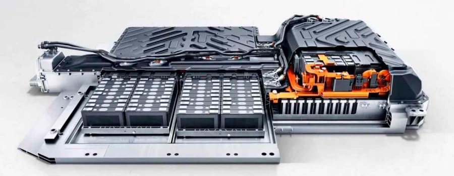 Extracción y reciclaje de componentes electrónicos en vehículos modernos
